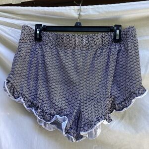 Simply Southern blue patterned ruffle loungewear shorts, size large